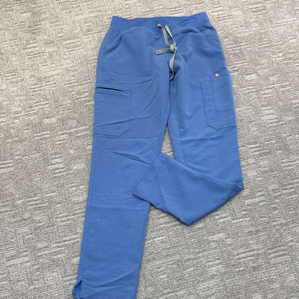Women’s Figs Yola scrub pants